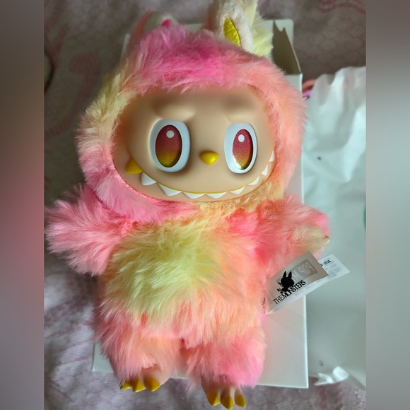 Authentic Pop Mart Big into Energy Labubu Monsters - Loyalty - Picture 1 of 5